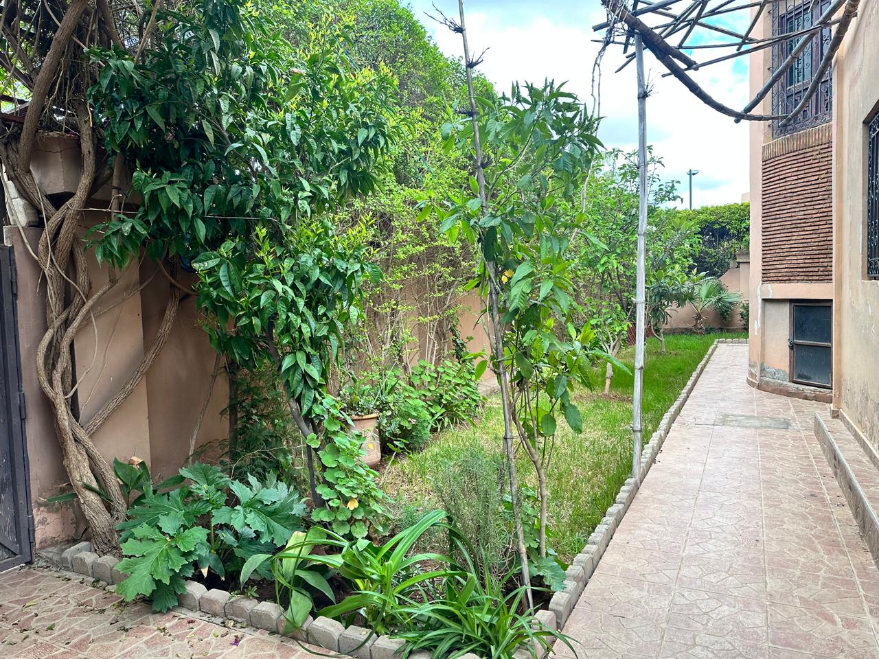 QUARTIER SHÉRIFIA – VILLA SEMI MEUBLE – BOULEVARD MOHAMED V