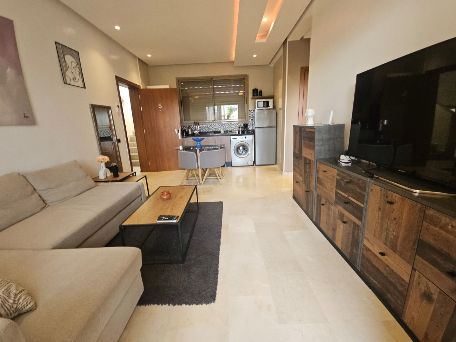 PRESTIGIA ARGAN – STUDIO MEUBLE AVEC TERRASSE