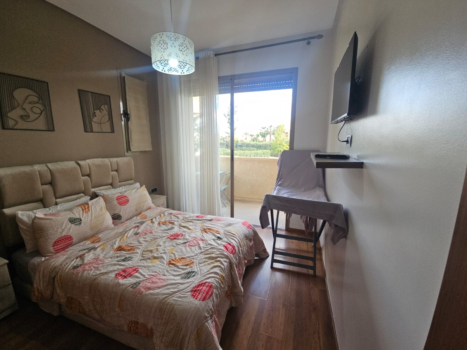 PRESTIGIA ARGAN – STUDIO MEUBLE AVEC TERRASSE