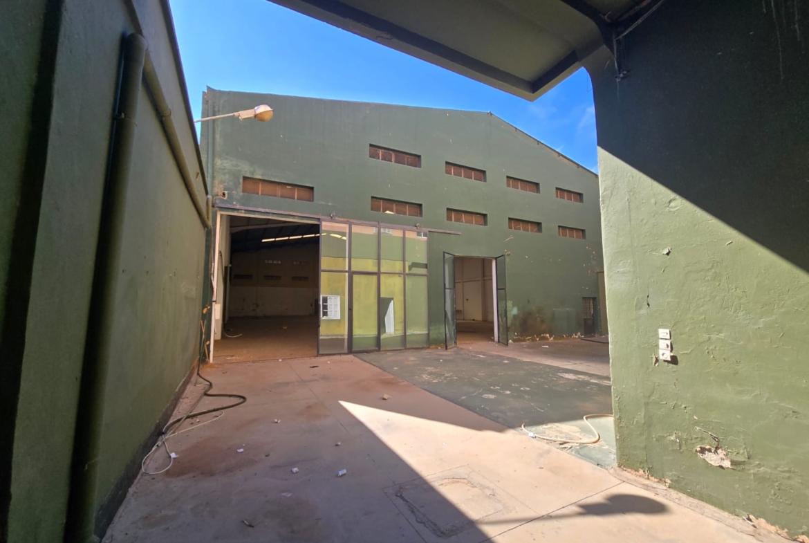 ZONE INDUSTRIELLE – ENTREPOT