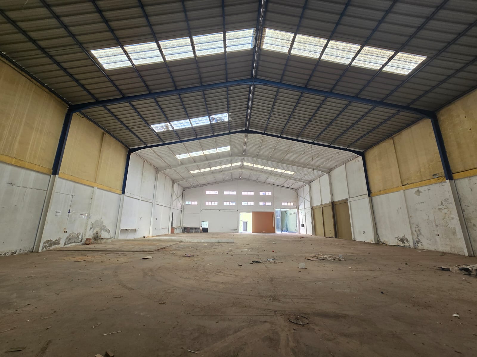 WhatsApp Image 2026-03-10 at 23.53.59 ZONE INDUSTRIELLE – ENTREPOT