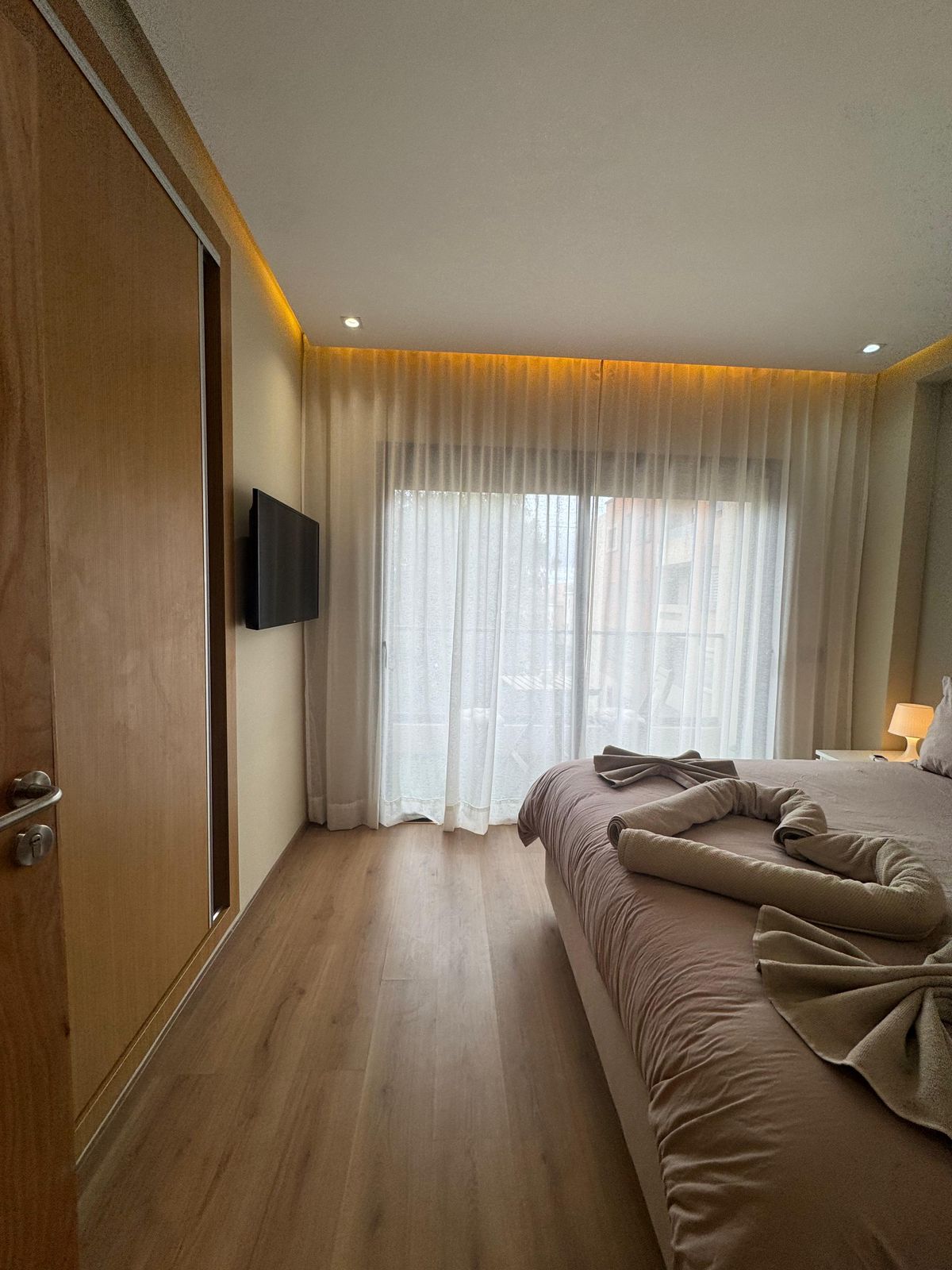 *VICTOR HUGO – T3 MEUBLE