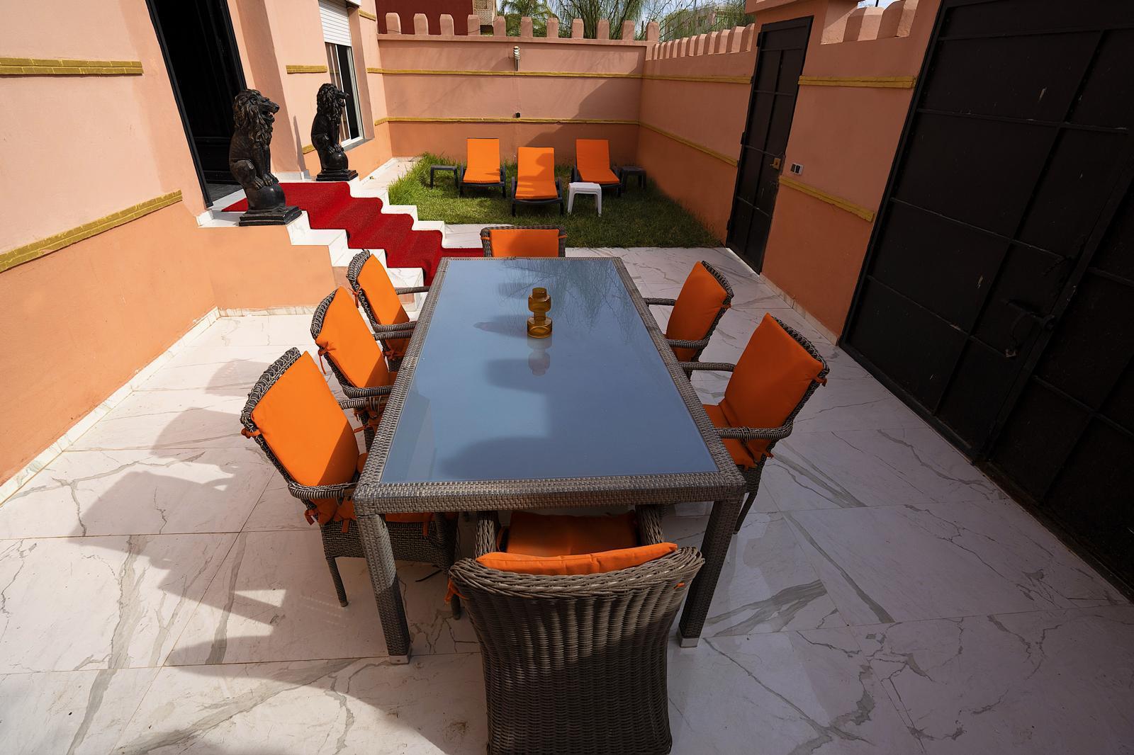TARGA – VILLA 5 CHAMBRES – 2 PISCINES PRIVEES