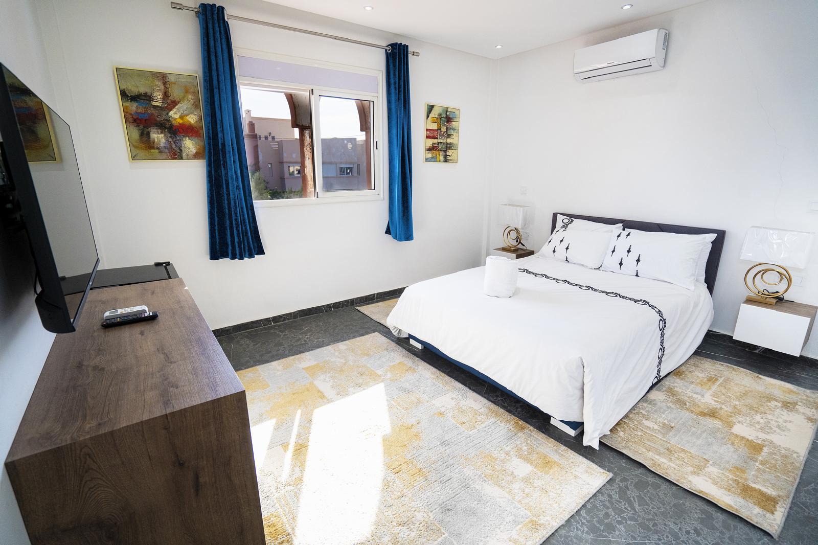 TARGA – VILLA 5 CHAMBRES – 2 PISCINES PRIVEES