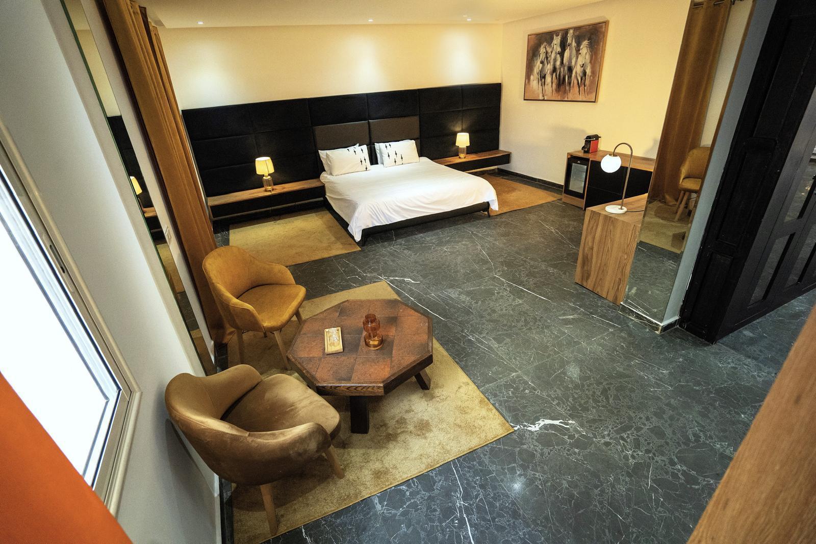 TARGA – VILLA 5 CHAMBRES – 2 PISCINES PRIVEES