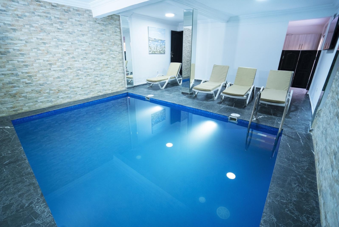 TARGA – VILLA 5 CHAMBRES – 2 PISCINES PRIVEES