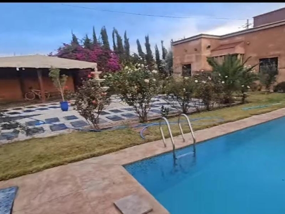 ROUTE DE FÈS KM 18 – VILLA 3 CHAMBRES MEUBLÉE