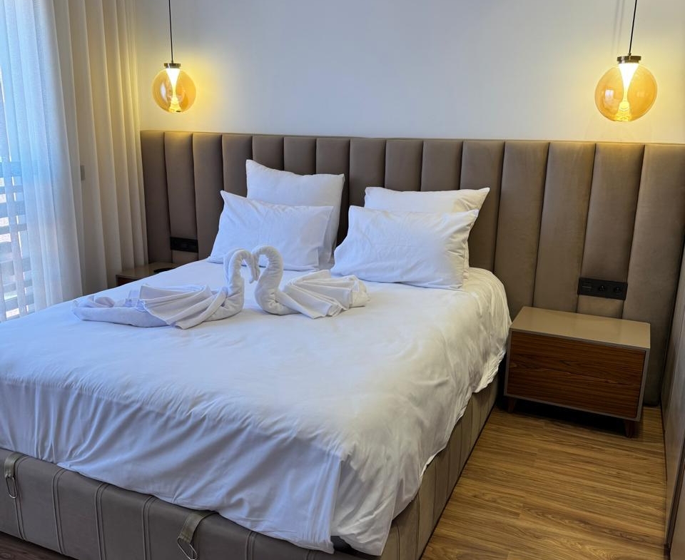 VICTOR HUGO – T3 MEUBLE – PISCINE ROOFTOP
