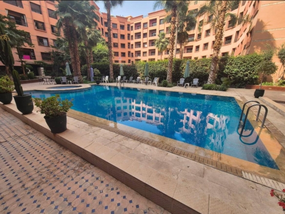 HIVERNAGE – T2 MEUBLE – RESIDENCE PISCINE