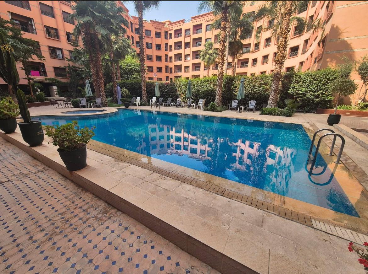 HIVERNAGE – T2 MEUBLE – RESIDENCE PISCINE