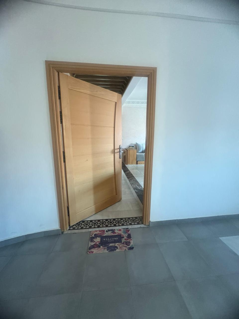 Étage de villa meublé 3 chambres à louer à Isil
