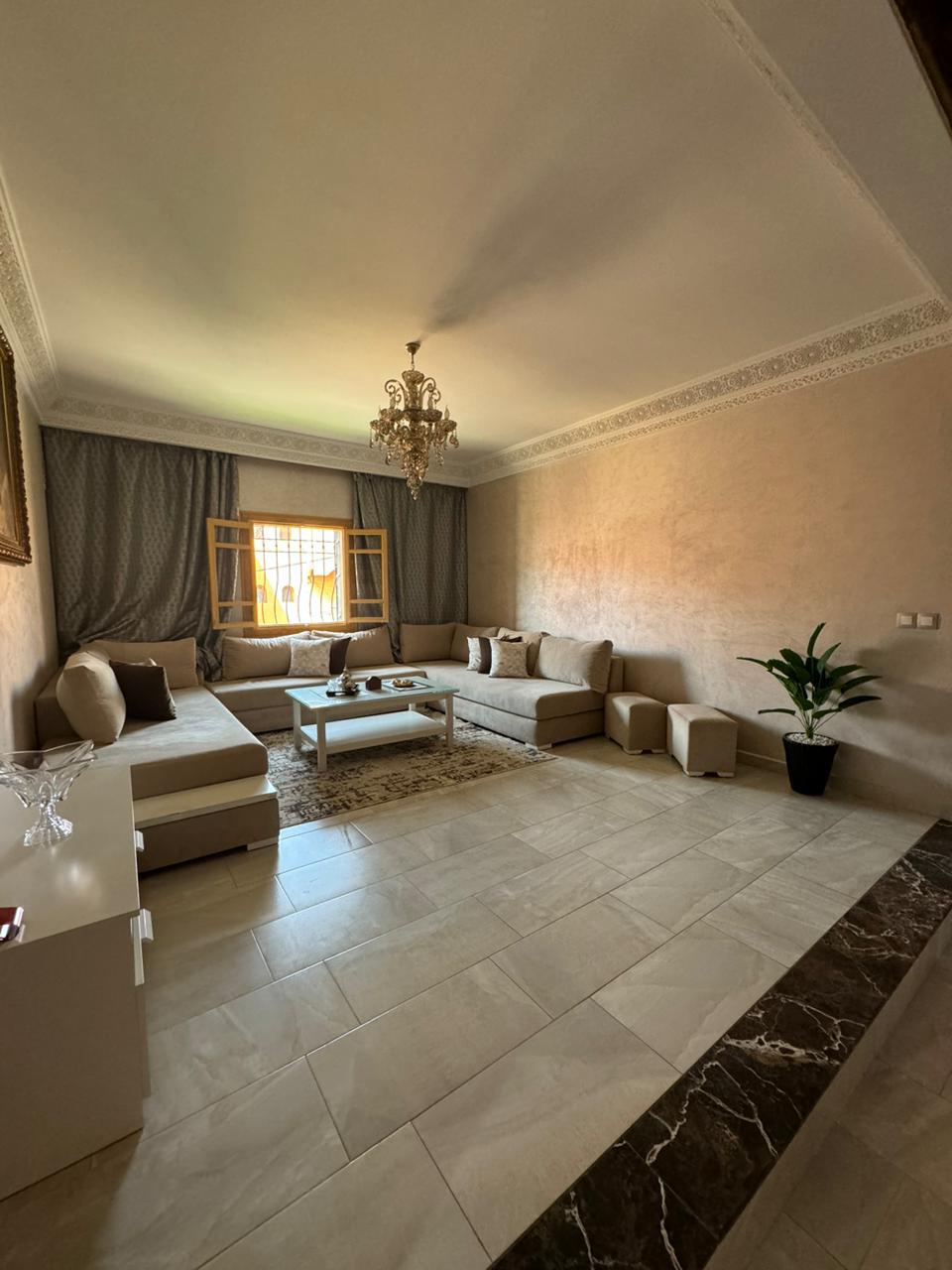 Étage de villa meublé 3 chambres à louer à Isil