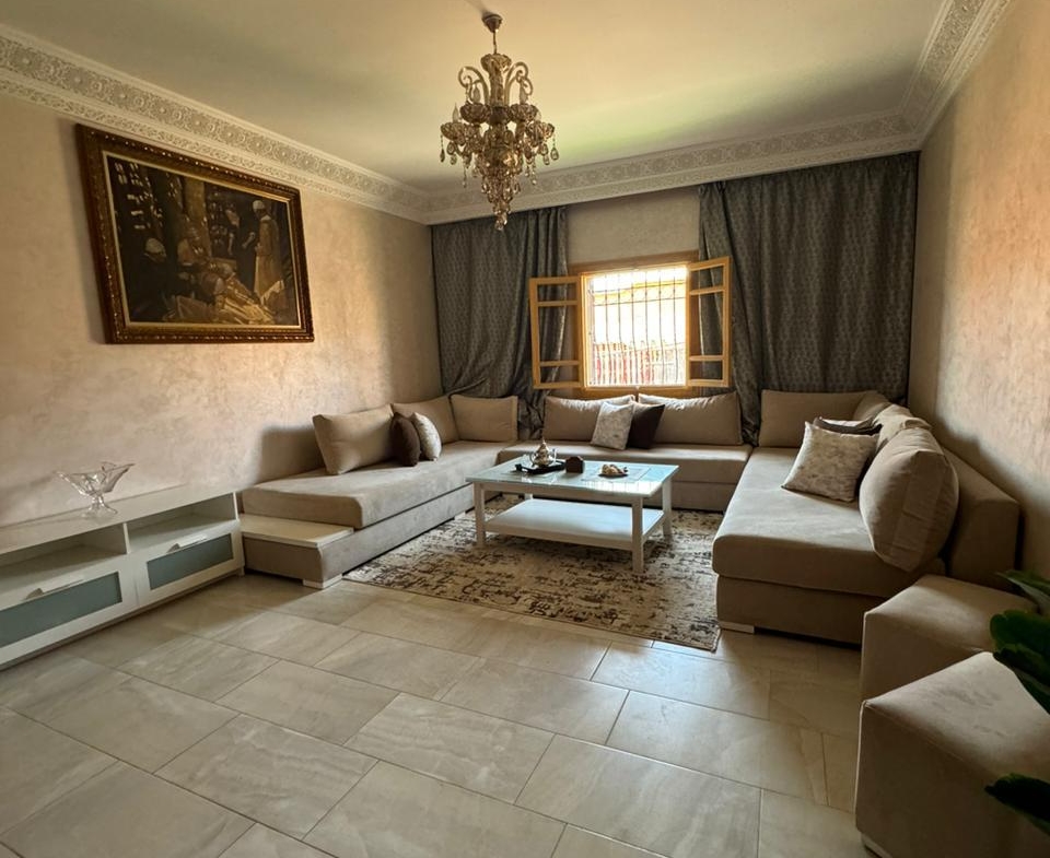 Étage de villa meublé 3 chambres à louer à Isil