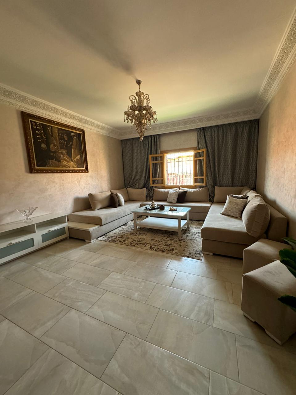 Étage de villa meublé 3 chambres à louer à Isil