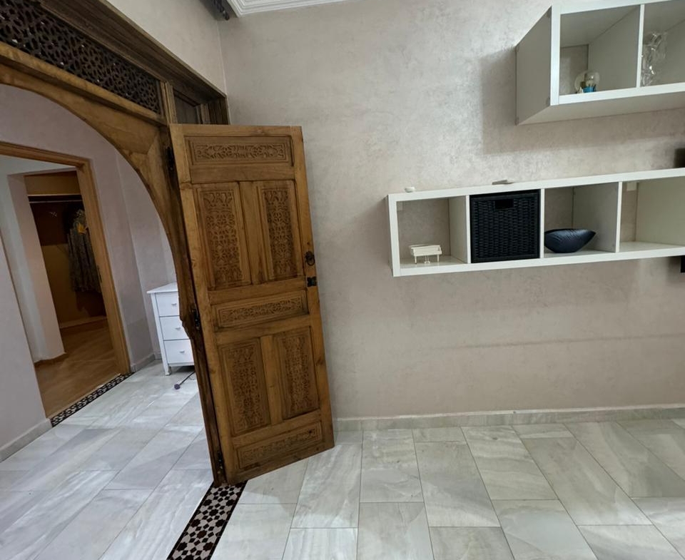 Étage de villa meublé 3 chambres à louer à Isil
