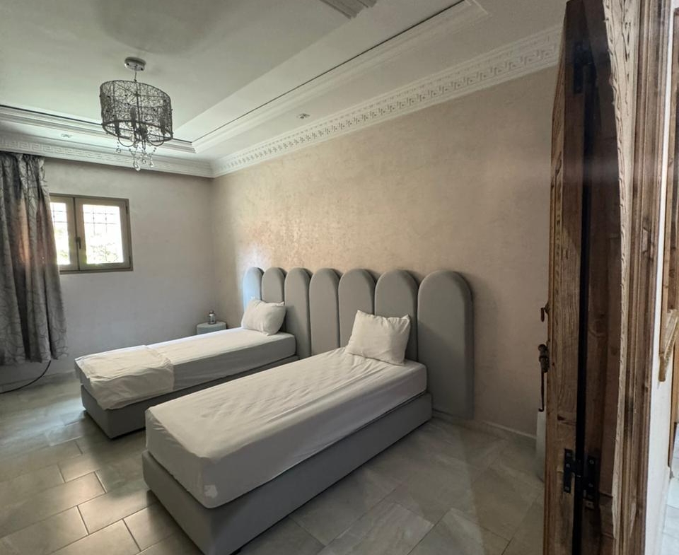 Étage de villa meublé 3 chambres à louer à Isil