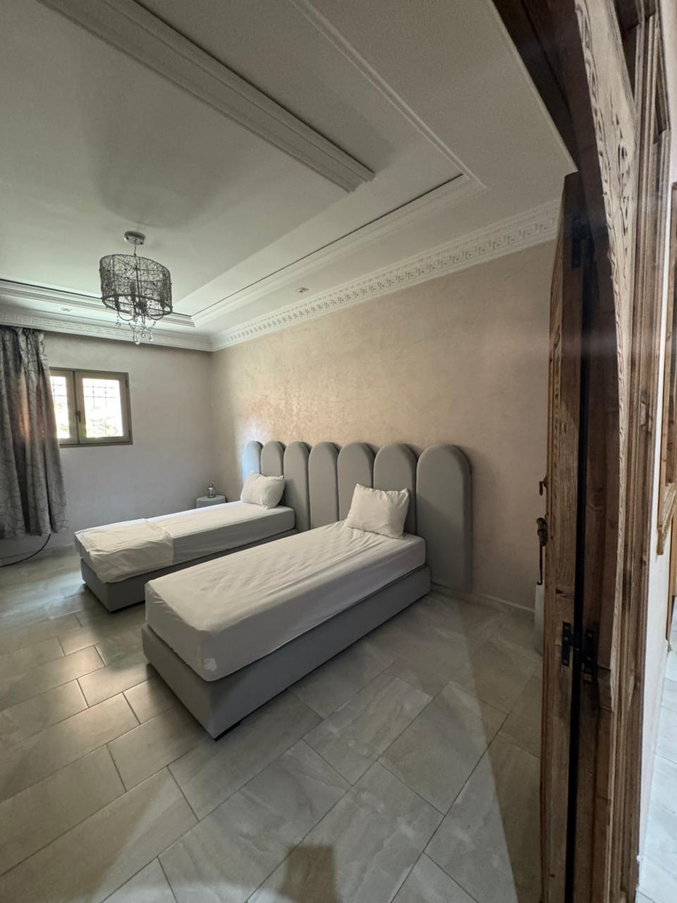 Étage de villa meublé 3 chambres à louer à Isil
