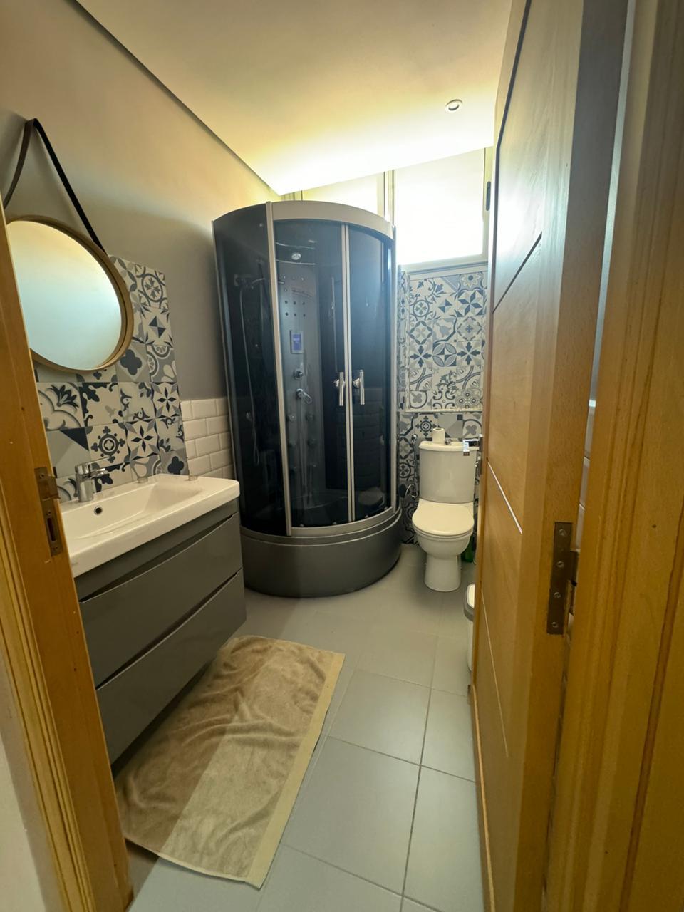 Étage de villa meublé 3 chambres à louer à Isil