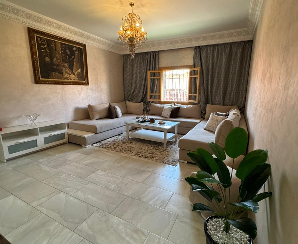 Étage de villa meublé 3 chambres à louer à Isil