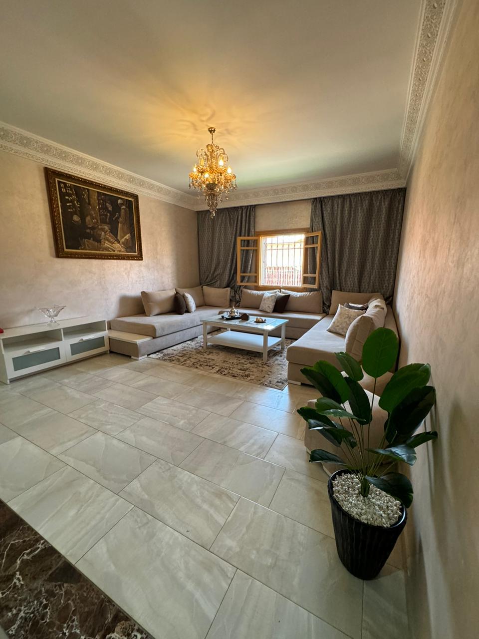 Étage de villa meublé 3 chambres à louer à Isil