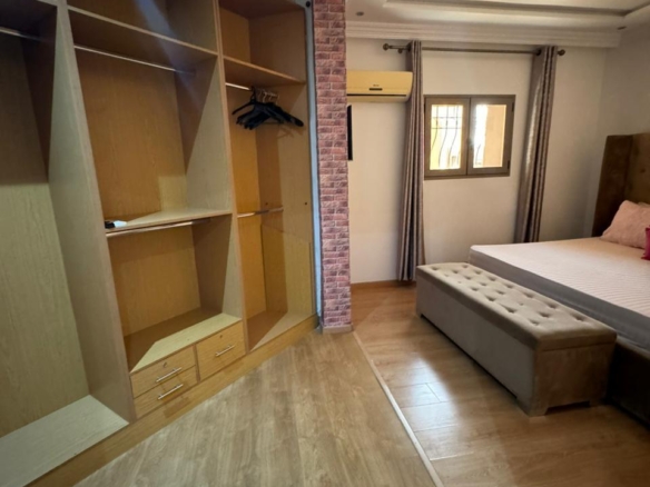 Étage de villa meublé 3 chambres à louer à Isil