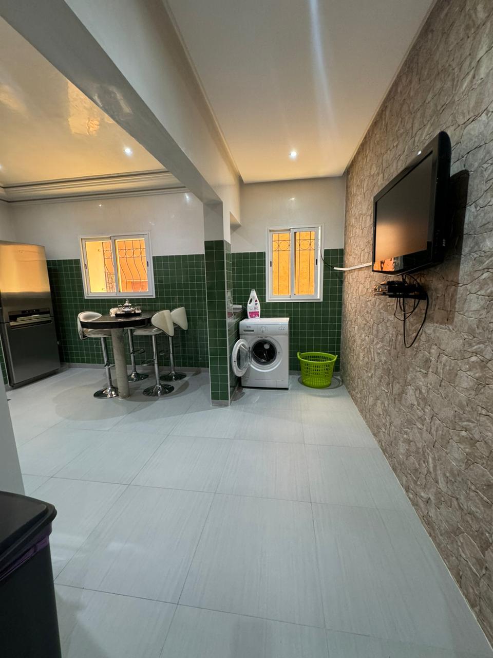 Étage de villa meublé 3 chambres à louer à Isil