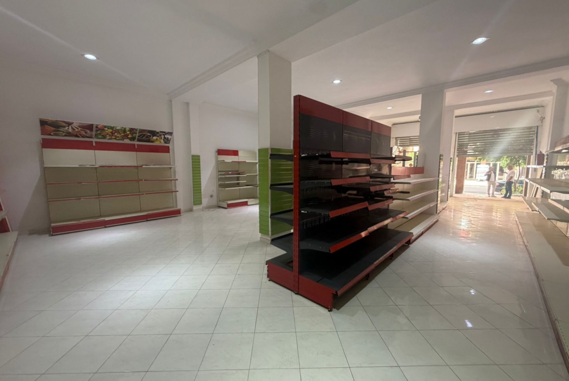 Local commercial Izdihar sur le boulvard