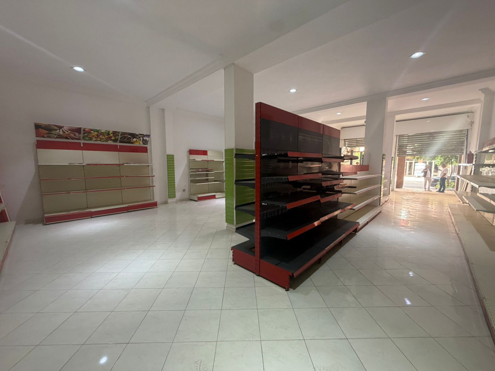 Local commercial Izdihar sur le boulvard