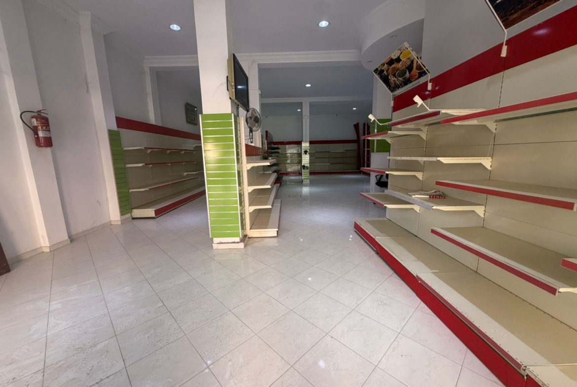 Local commercial Izdihar sur le boulvard