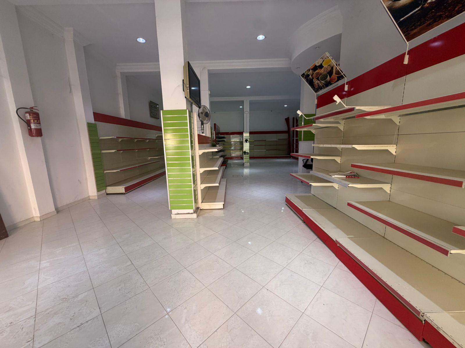 Local commercial Izdihar sur le boulvard