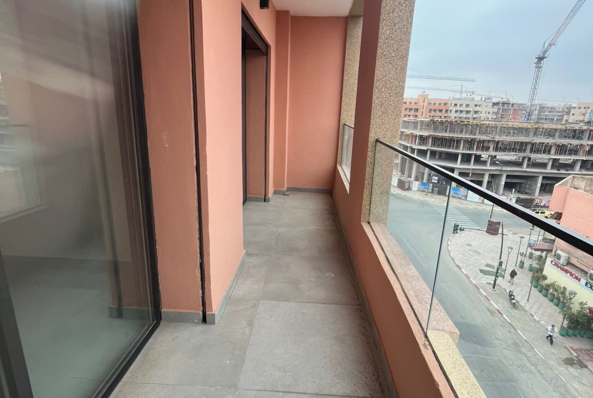 T3 Neuf et vide rés pisc int proximité la gare