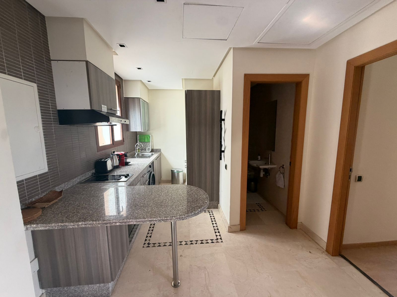 Superbe appart de 70 m² en résidence sécurisée avec piscine_ à coté stade Rte de casa