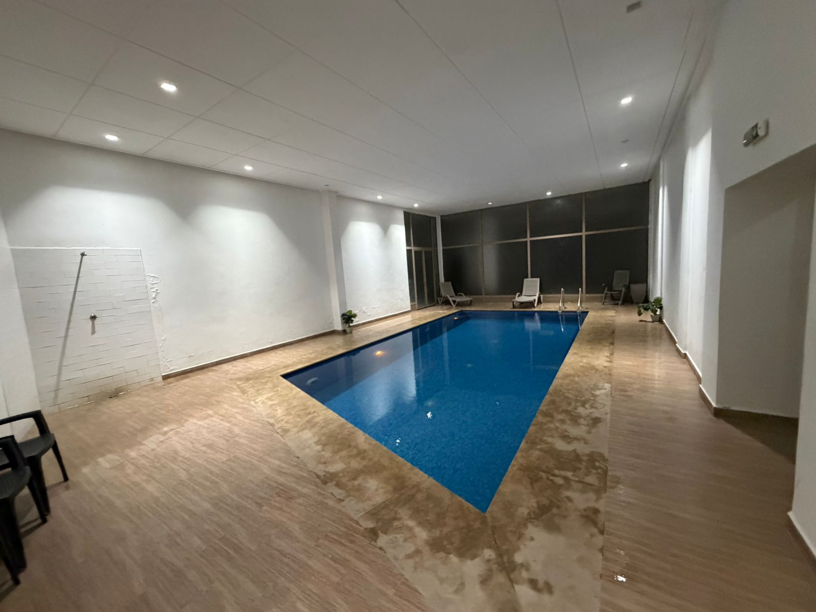 T3 Hivernage Résidence piscine intérieur