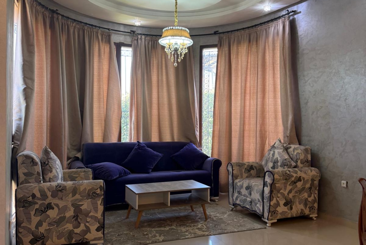 Villa Meublée avec Piscine à Louer à Targa – Résidence Privée – 6 Chambres