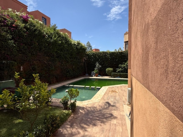 Villa Meublée avec Piscine à Louer à Targa – Résidence Privée – 6 Chambres