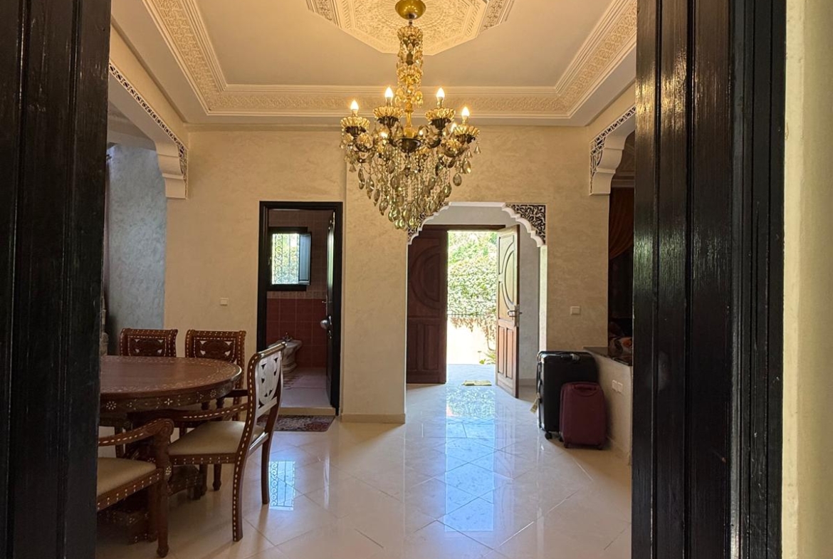 Villa Meublée avec Piscine à Louer à Targa – Résidence Privée – 6 Chambres