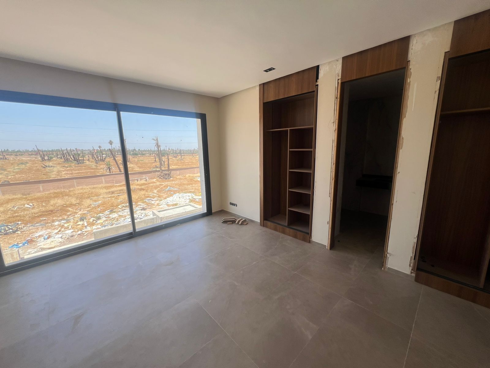 VILLA CONTEMPORAINE DE PRESTIGE À VENDRE