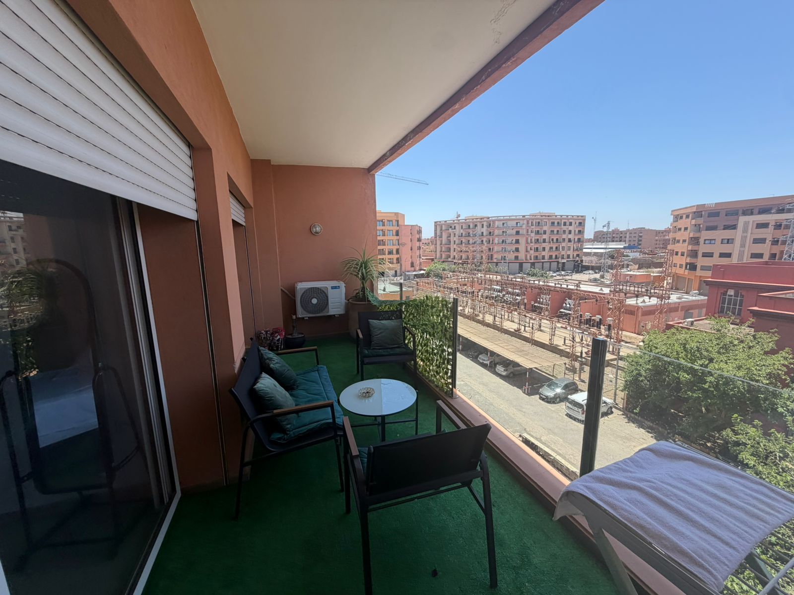 Appartement T2 AVEC TERASSE PISCINE – GUÉLIZ PROCHE DE LA GARE