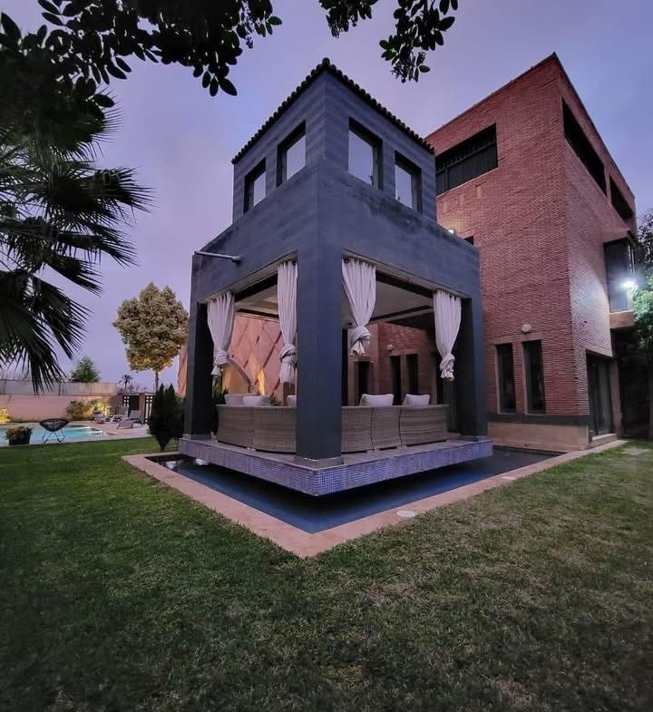 Villa de Standing avec Piscine Privée