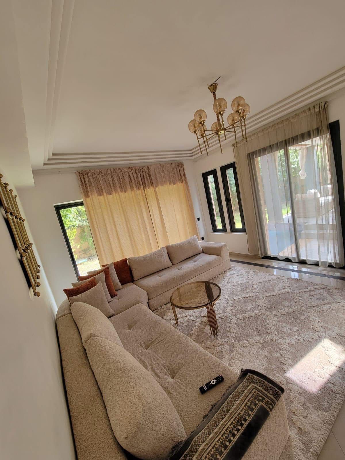 Villa de Standing avec Piscine Privée