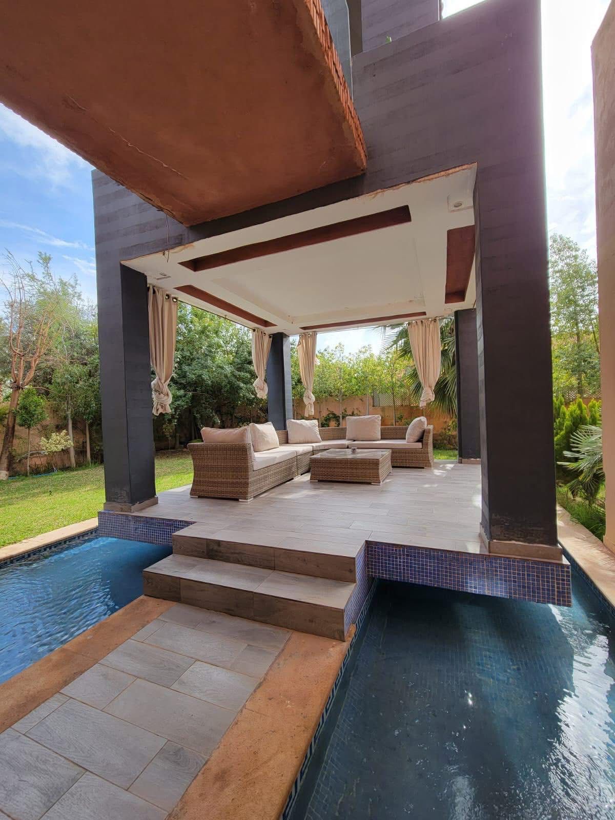 Villa de Standing avec Piscine Privée