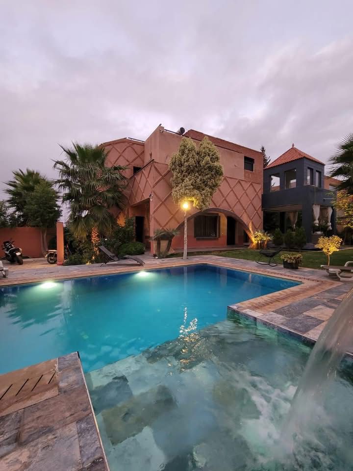 Villa de Standing avec Piscine Privée