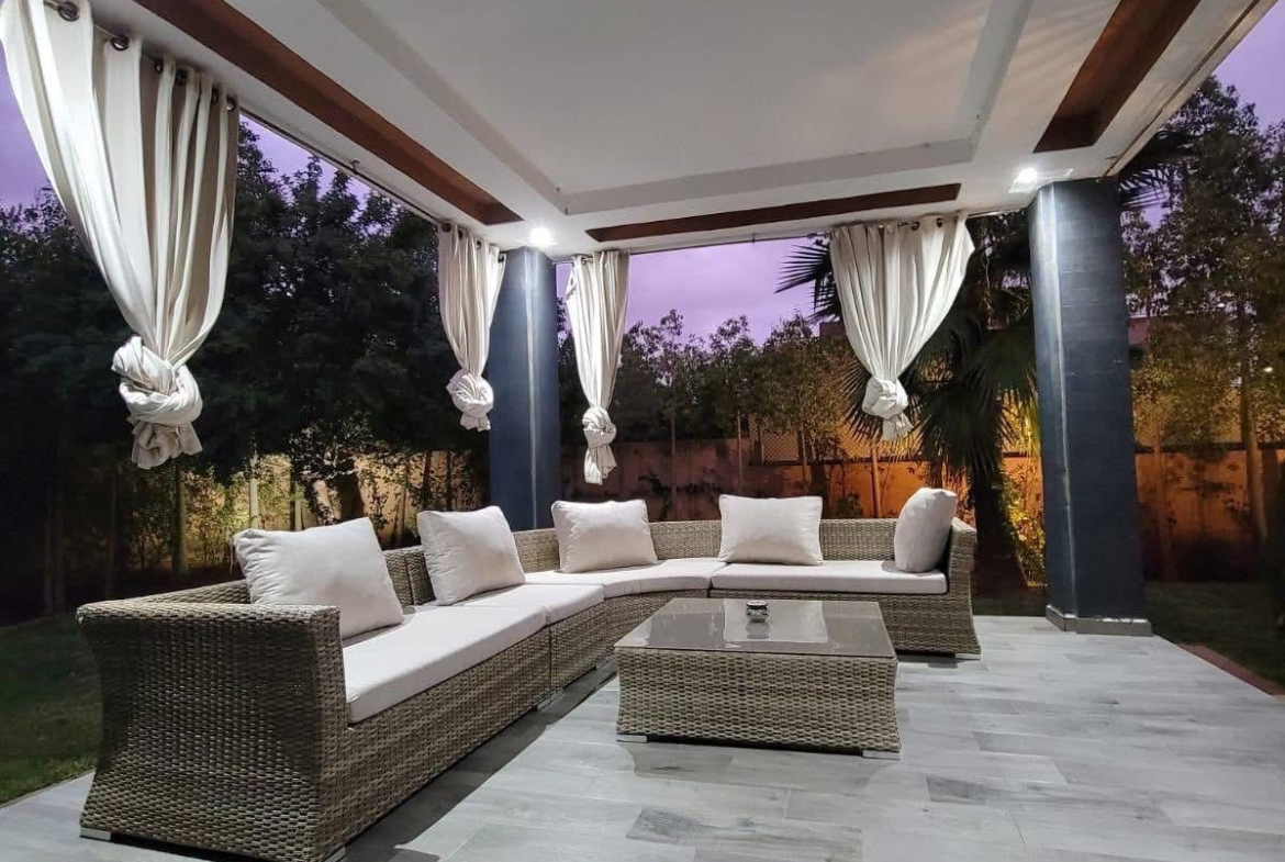 Villa de Standing avec Piscine Privée