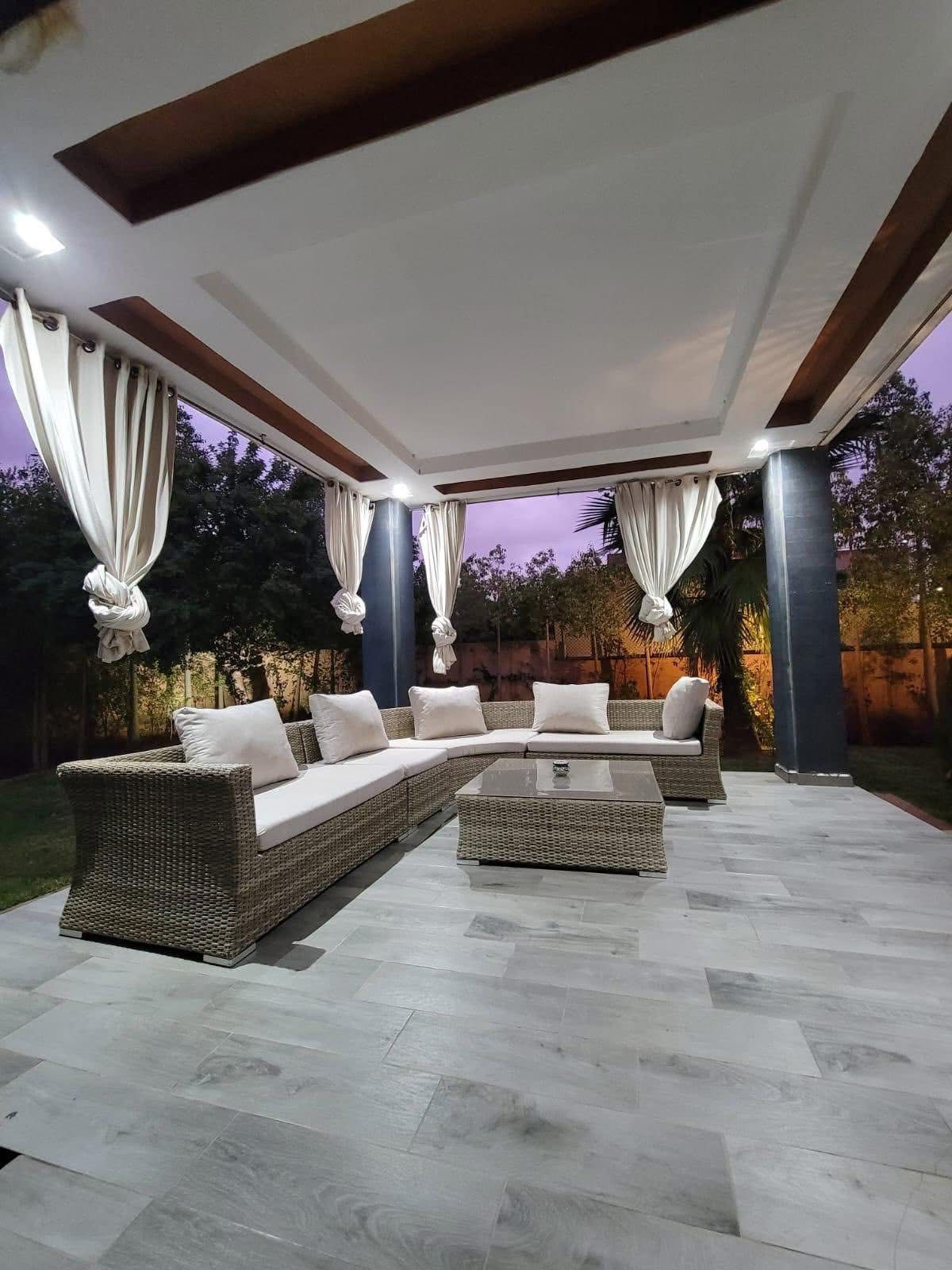 Villa de Standing avec Piscine Privée