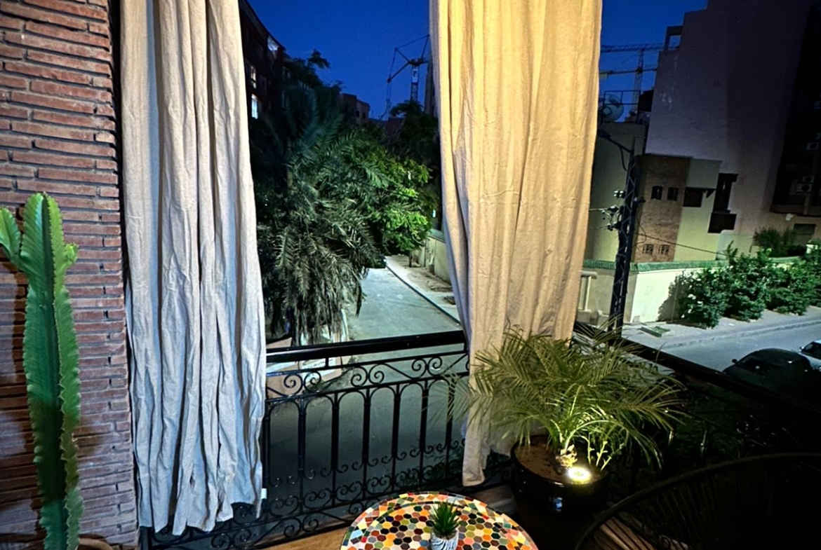 Coup de Cœur à Guéliz : 111 m² avec Terrasse & Balcons à 5 min du Carré Eden