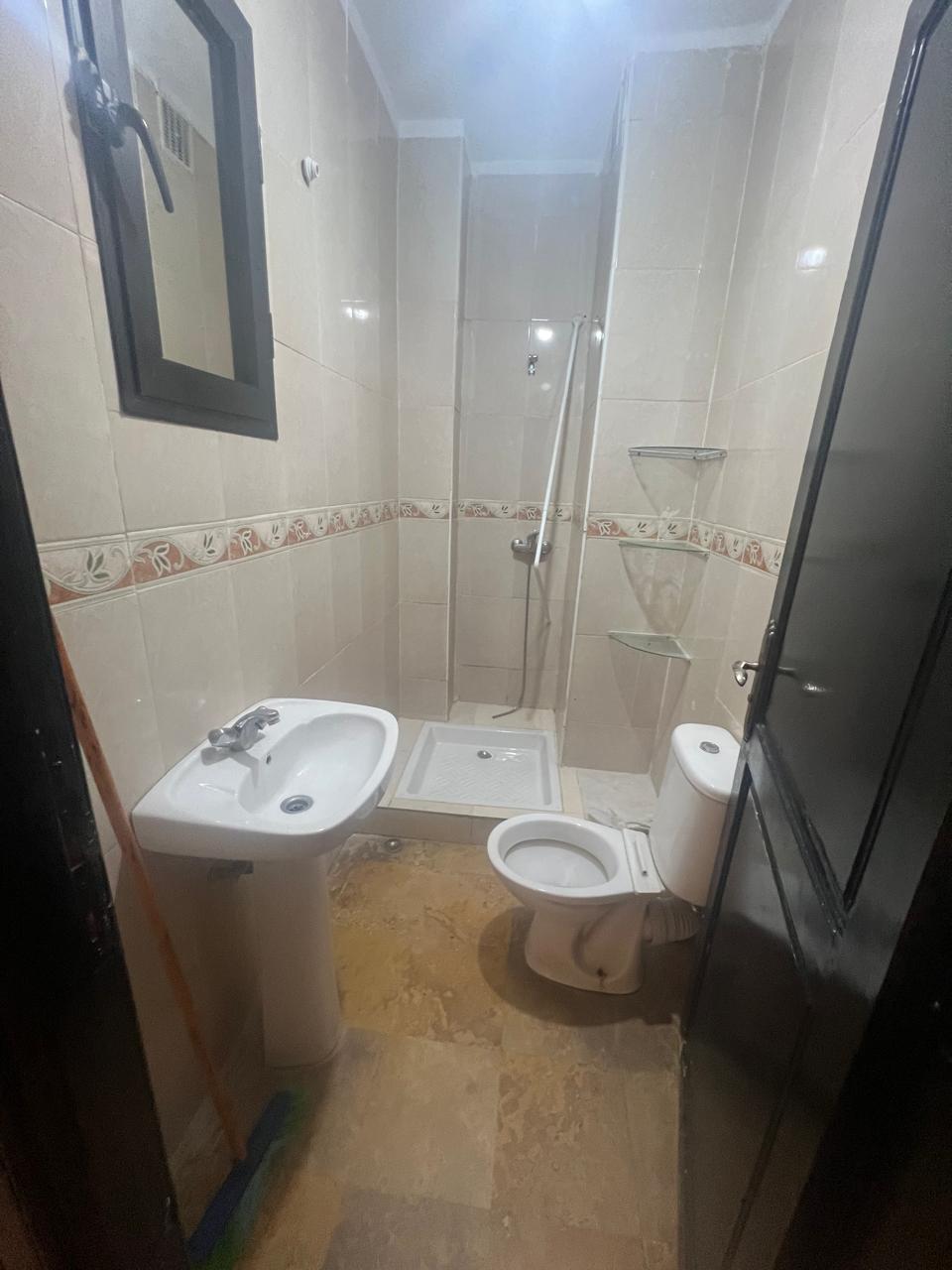 📍 Route de Casablanca : Appartement T3 bien situé rénovation à prévoir
