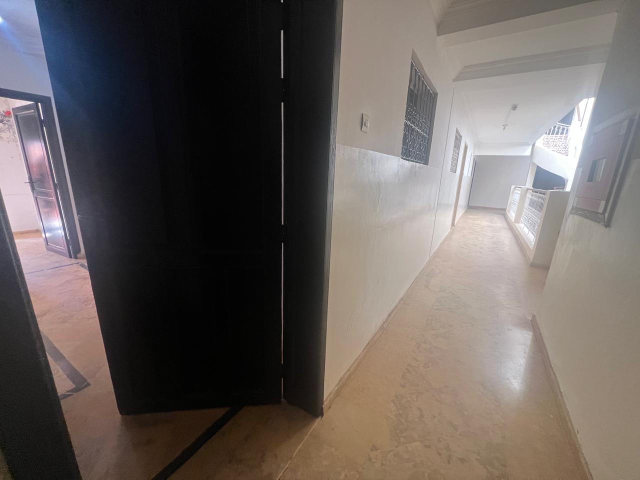 📍 Route de Casablanca : Appartement T3 bien situé rénovation à prévoir