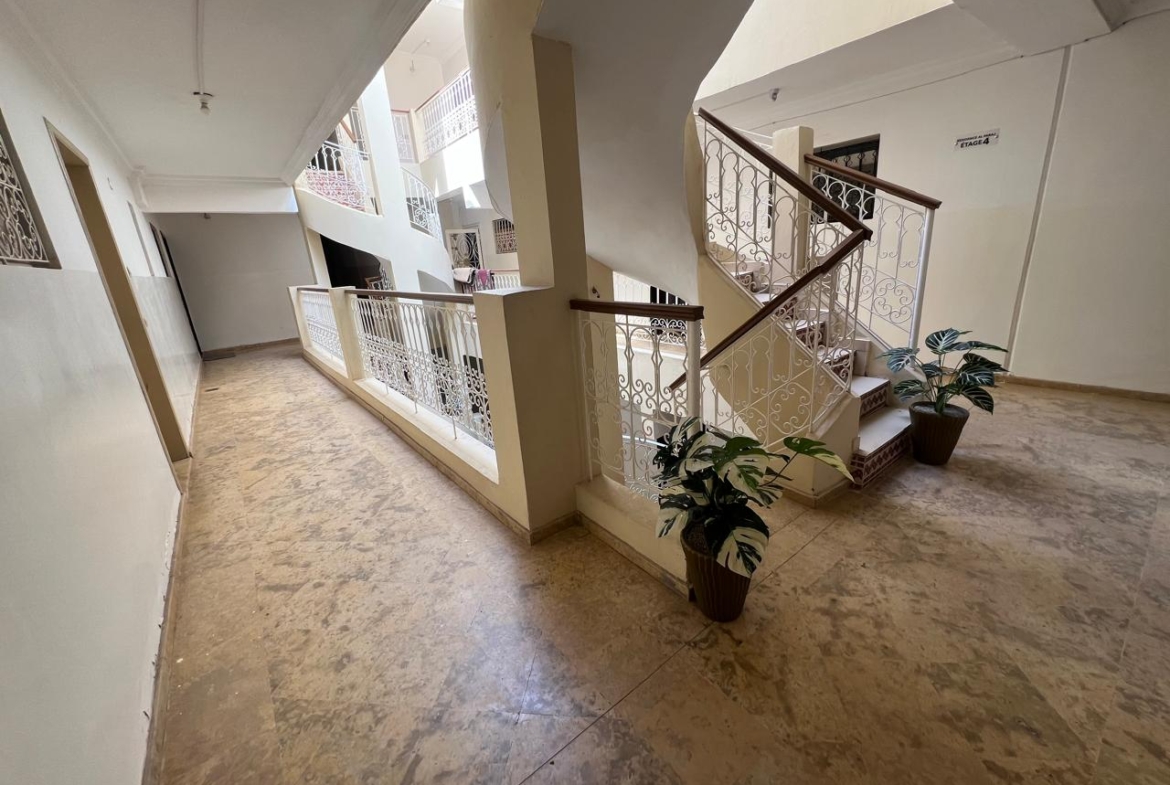 📍 Route de Casablanca : Appartement T3 bien situé rénovation à prévoir