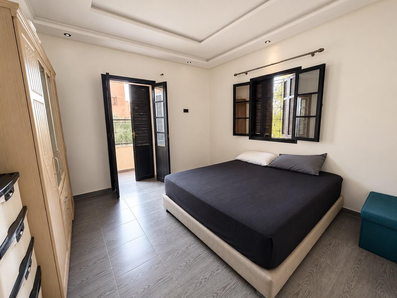À Seulement 5 min de Guéliz – Maison de Ville avec Local Commercial à Vendre