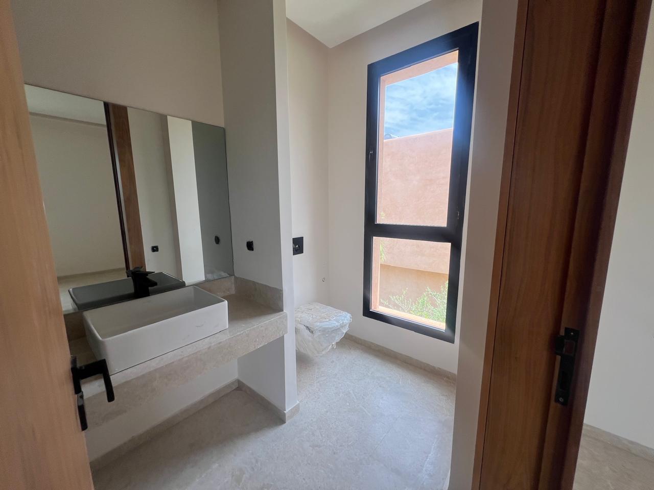Superbe Villa de Prestige Route d’Amizmiz 8km–                     À VENDRE